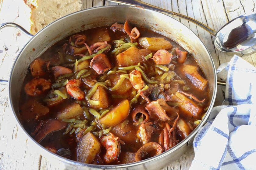 Chipirones con patatas: media hora para un guiso que rinde y reconforta