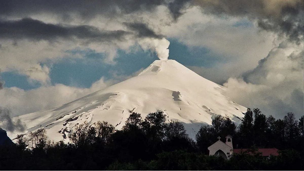 Alerta amarilla en el Villarrica: lo que hay que saber antes de viajar a San Martín o Junín de los Andes