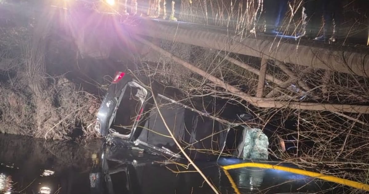 Operativo en Fernández Oro: llevan más de 24 horas buscando a un nene de 4 años que fue arrastrado por un canal de riego