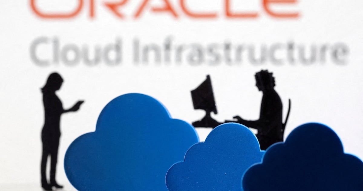 Oracle ofrece inteligencia artificial dentro de la empresa, con datos que no salen del edificio