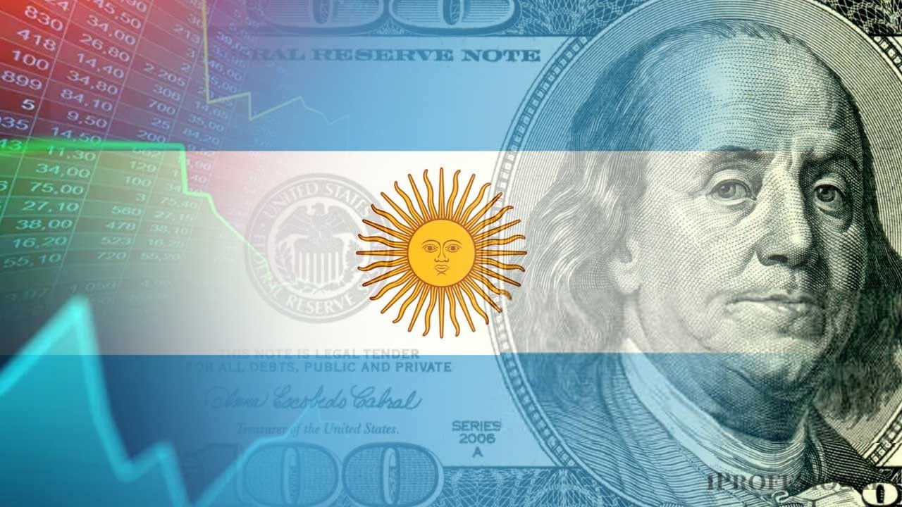 Los analistas ven al mayorista entre $1.611 y $1.850 para diciembre y prevén que la inflación vuelva a ganarle al dólar
