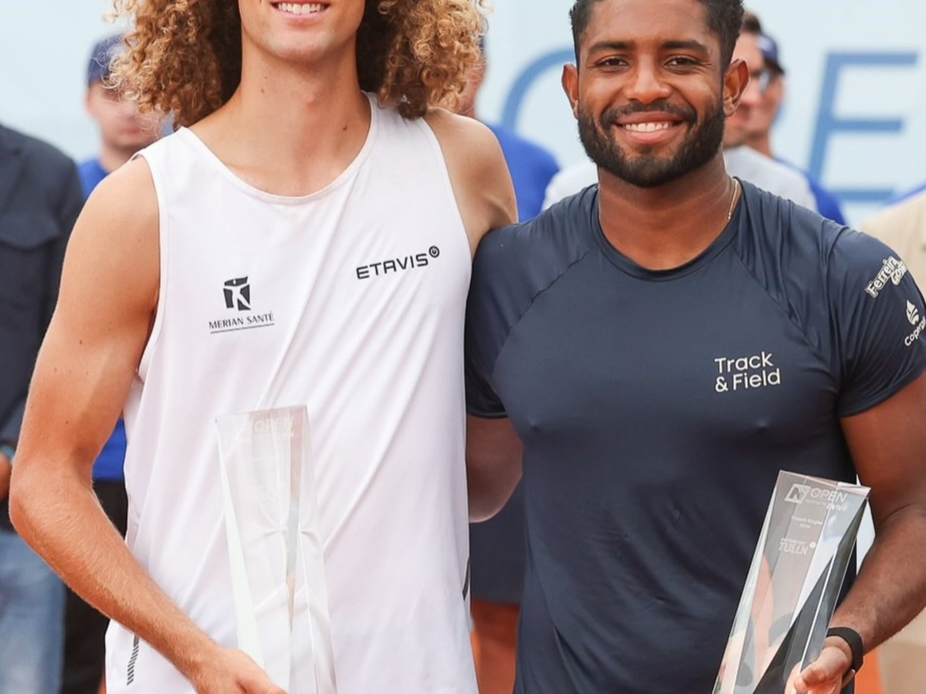 Brunold levantó el Challenger de Tulln y usó el micrófono para algo más que para agradecer