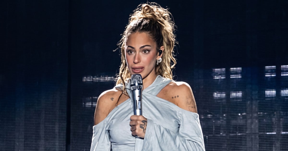 Tini Stoessel se quebró en el escenario y le puso voz a un dolor que miles callan