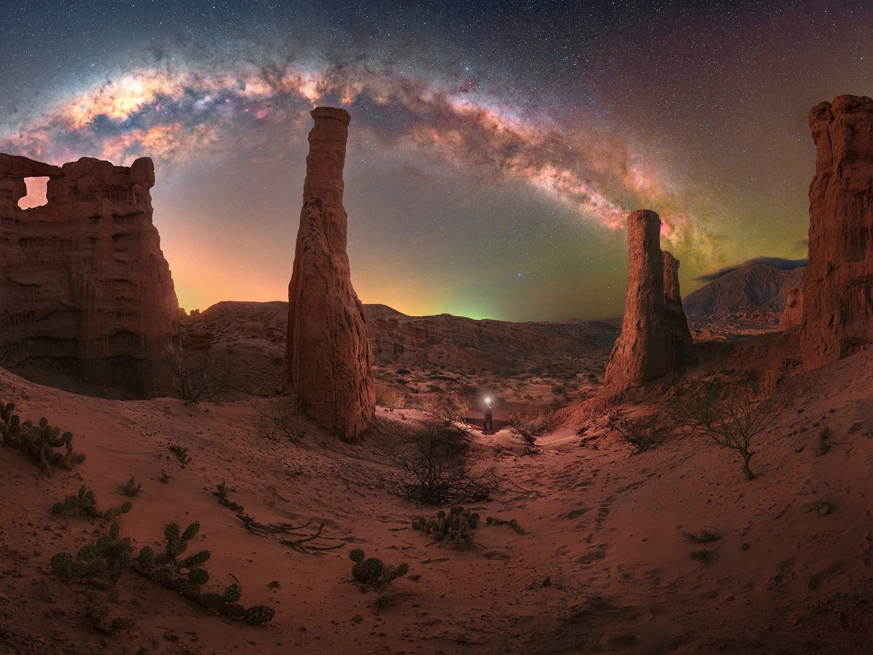 Salir a cazar estrellas: lo que aprendí siguiendo al astrofotógrafo Gonzalo Santile por los paisajes más oscuros de la Argentina