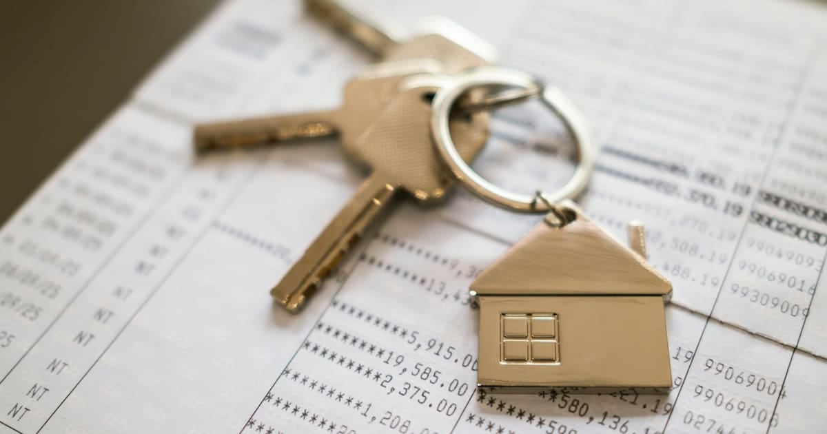 Comprar o vender una propiedad en CABA sin ITI ni impuesto cedular: qué tributos y cargos siguen vigentes en la operación