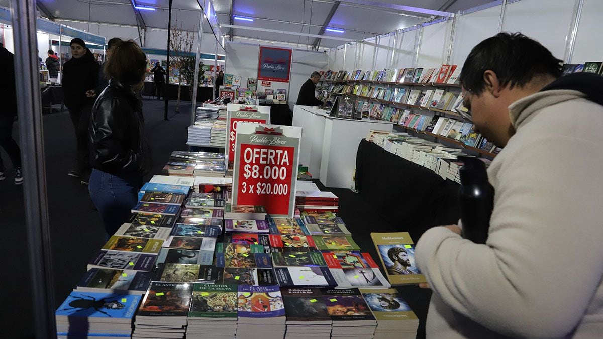 La Feria del Libro de Neuquén extiende su programación hasta el domingo con talleres, charlas y teatro