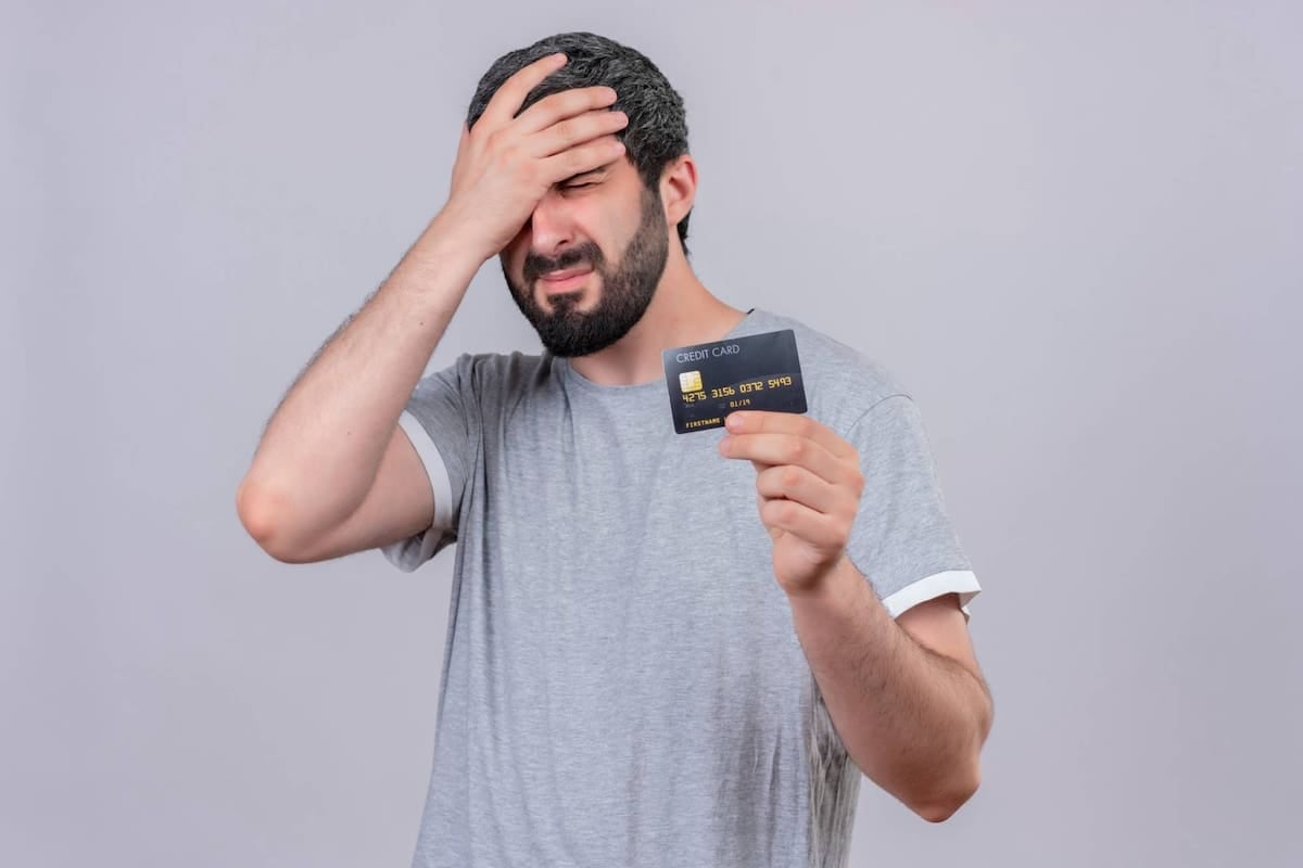Pagar el mínimo de la tarjeta de crédito: cuánto cuesta y por qué la deuda sigue creciendo