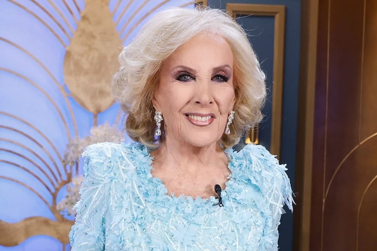 El living de Mirtha todavía espera: Juana vuelve a calzarse el delantal mientras la abuela pelea contra la tos