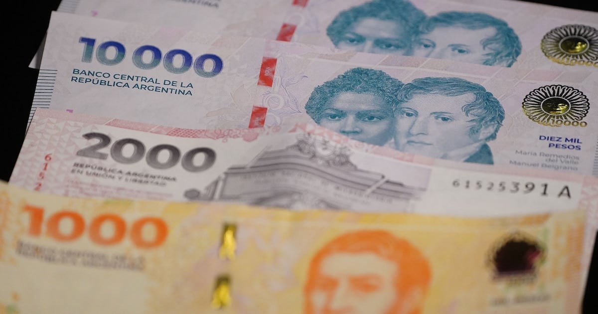 El billete de mil pierde terreno frente a la inflación y a las denominaciones mayores