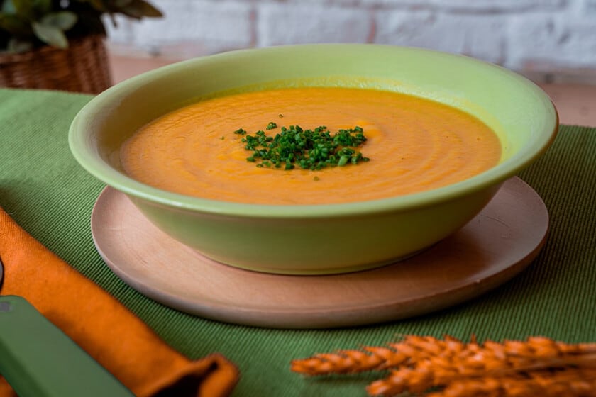 Puré de calabaza con cebolla y puerro: la receta casera que siempre sale bien