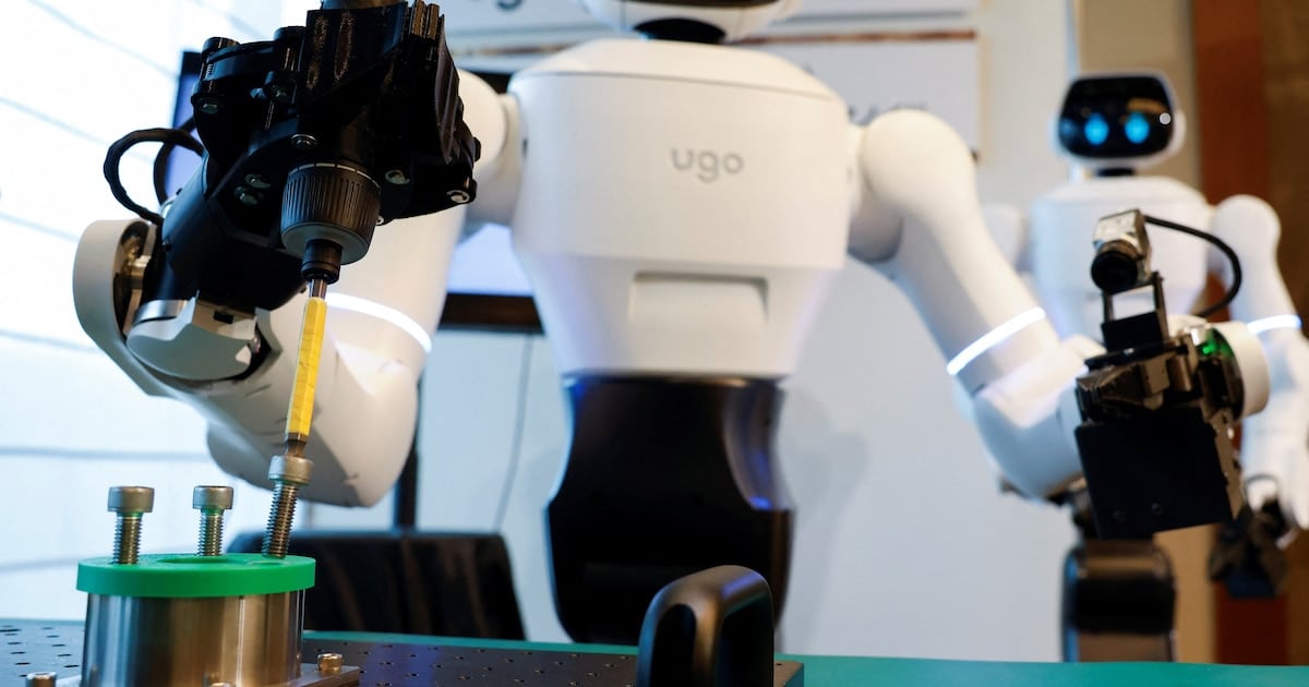 Un robot humanoide con IA se prueba en un hospital japonés y anticipa su desembarco en oficinas y fábricas