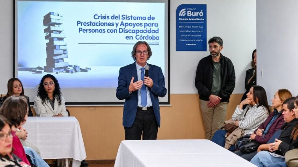 La Defensoría de Córdoba advierte esperas de hasta catorce meses para acceder a terapias, prótesis y medicamentos por la discapacidad