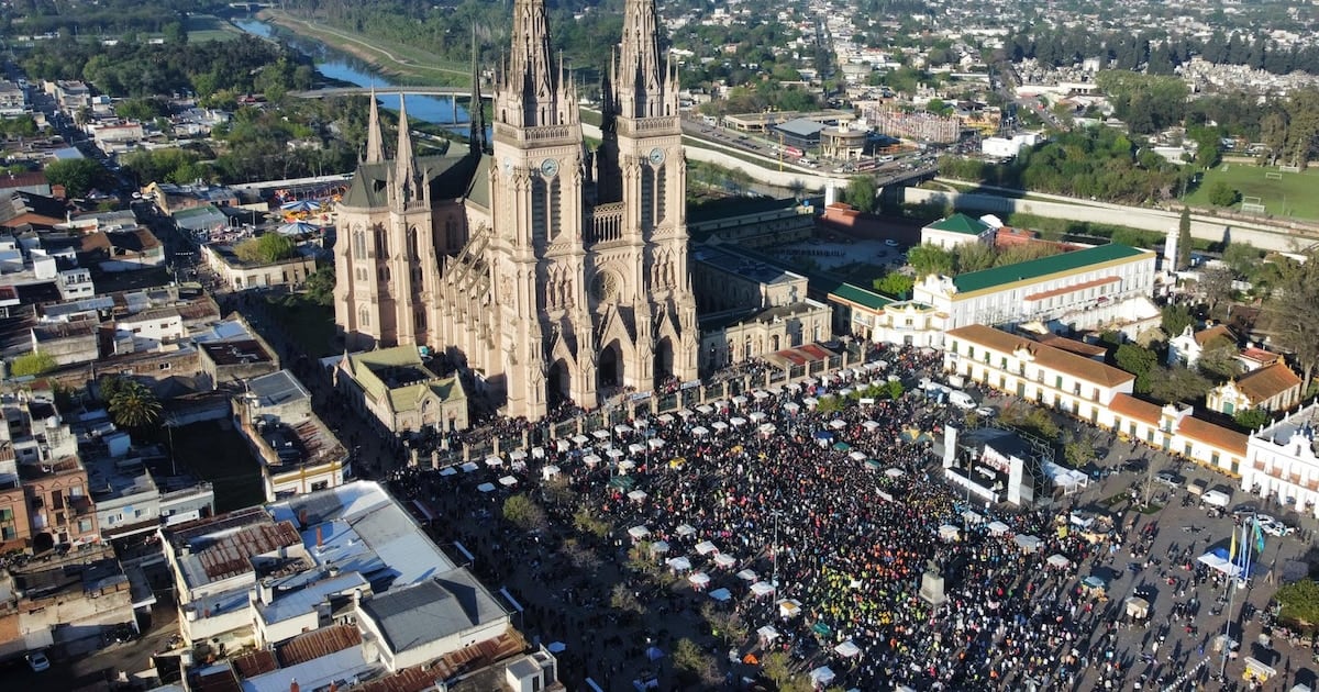 Luján muestra alquileres por hasta 16.000 dólares la noche en la previa de la visita papal