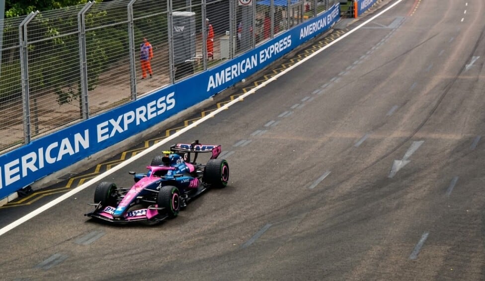 Verstappen se dio un baño de en Marina Bay y Colapinto quedó a pie antes de la segunda curva