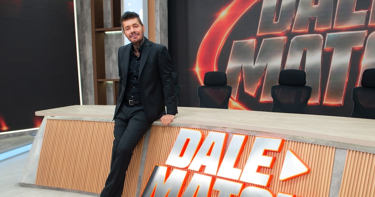 Tinelli reordena la pantalla y la casa propia en dos movimientos que van en paralelo