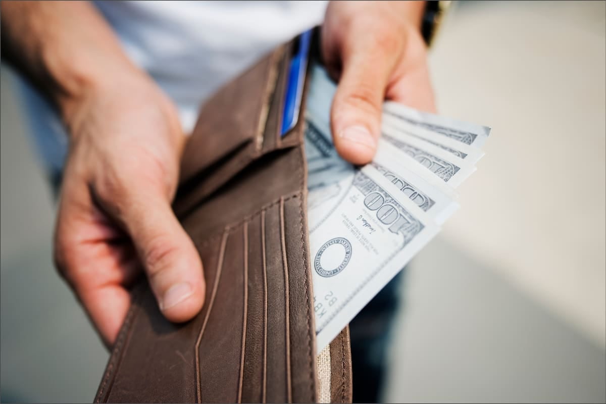 Dólar oficial y blue quedaron a $5 de diferencia: el mercado cambiario cerró la semana en una zona de casi paridad