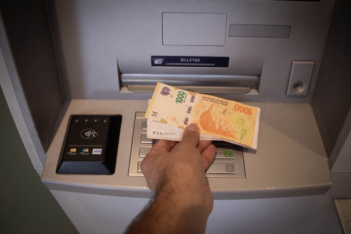 La banca argentina cerró 672 sucursales en siete años y se quedó con 3.944 filiales en julio de 2026