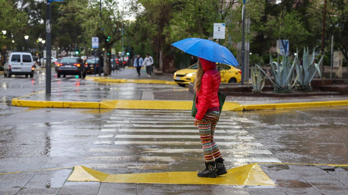 Alerta naranja por tormentas y granizo en seis departamentos de Neuquén, con vigencia durante la tarde y la noche