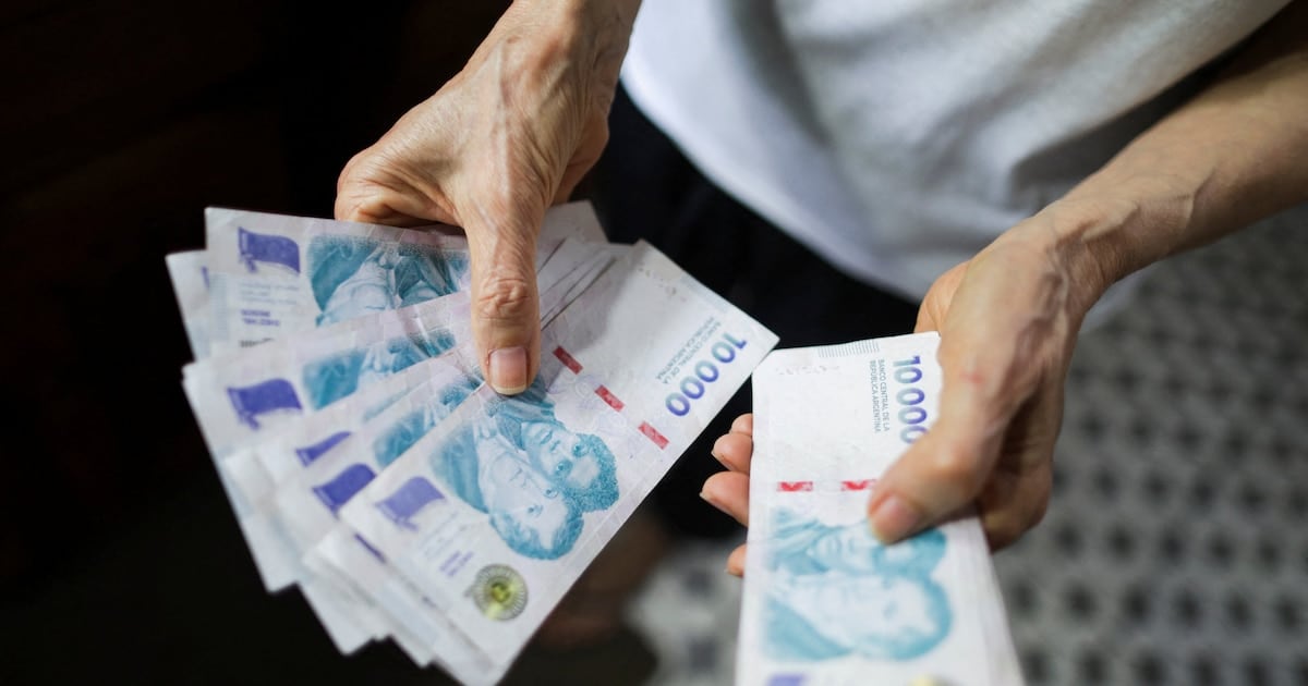 5,7 millones de argentinos arrastran una deuda impaga y los menores de 30 son los más expuestos al crédito digital