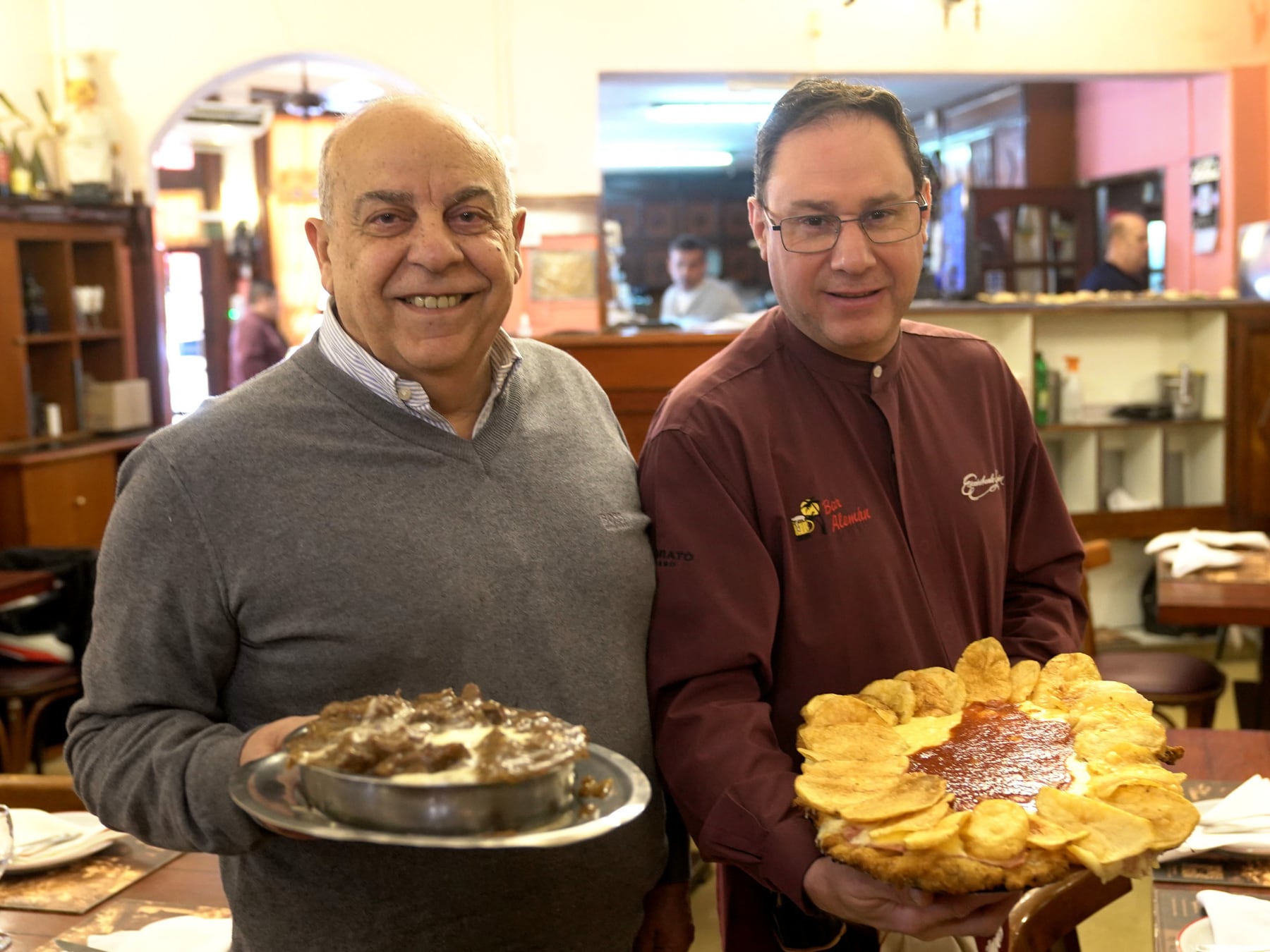 118 años y mil milanesas: el bodegón de Villa Devoto que se niega a perder su esencia