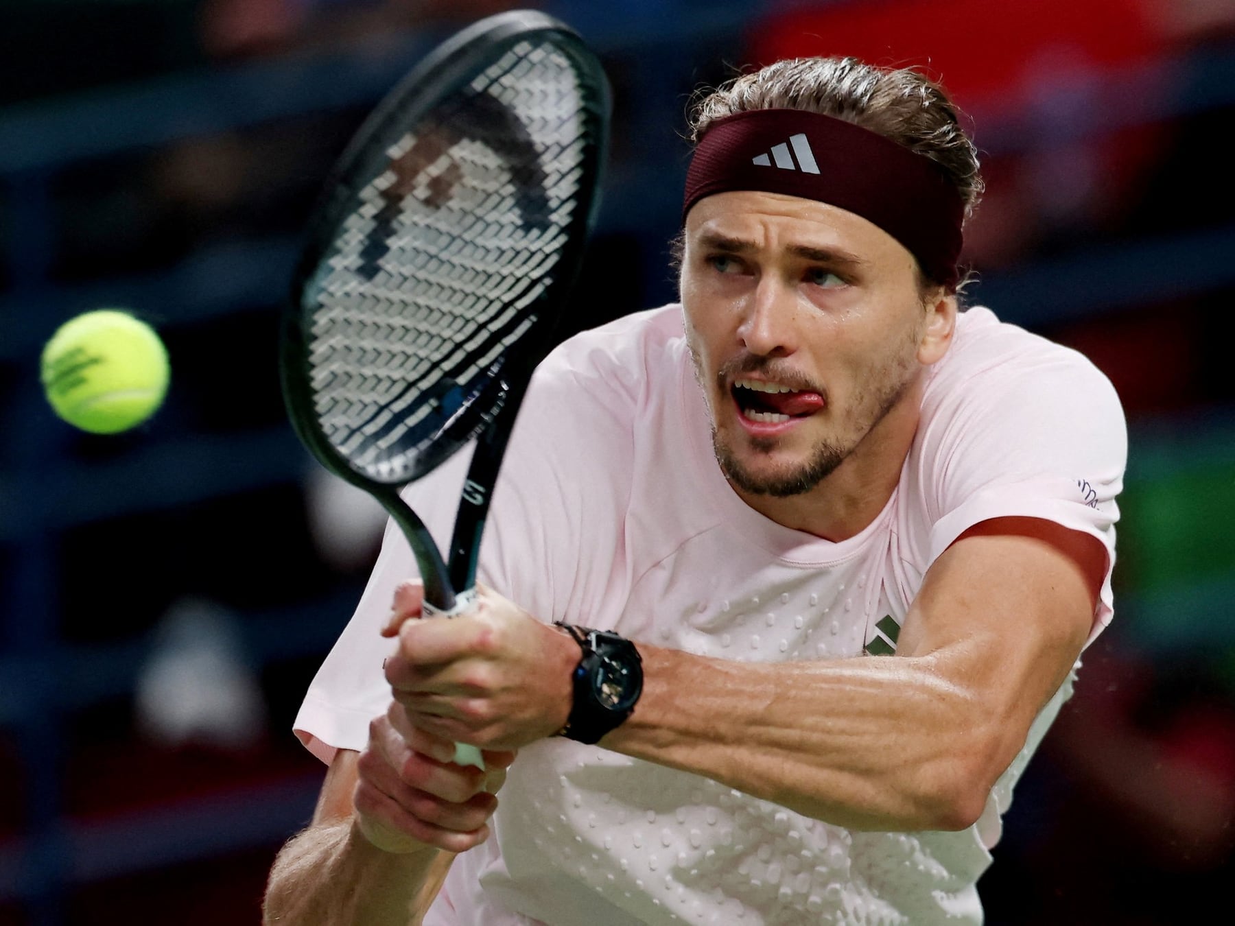 Medvedev y Jódar liquidaron sus duelos y armaron las semis en Shanghai: el chino donde manda la pala y no la política