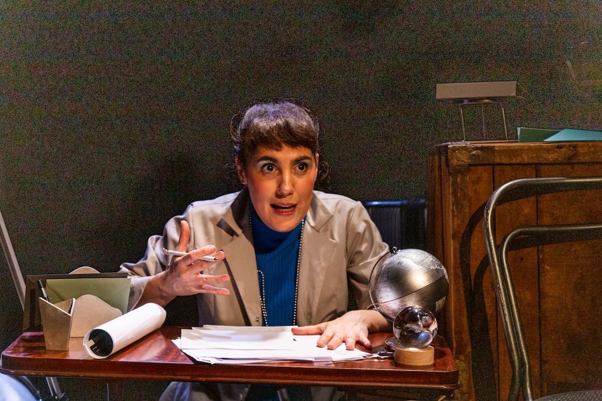 Una científica traicionada por las estrellas y por los hombres: "Estrellada" llega a Villa Crespo con todo el vértigo de un unipersonal