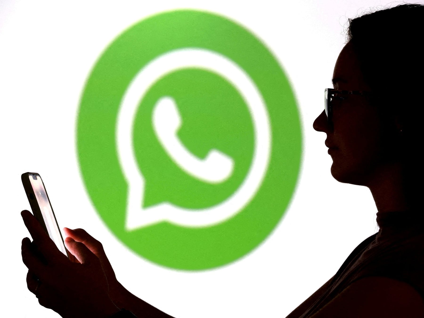 Cómo detectar y expulsar accesos no autorizados en WhatsApp