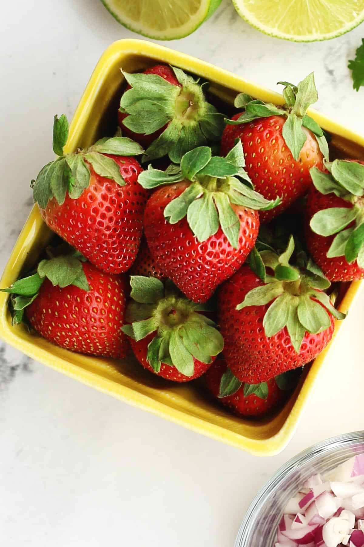 La primavera arrivedó a la mesa: siete recetas para aprovechar las frutillas y cocinar toda la semana